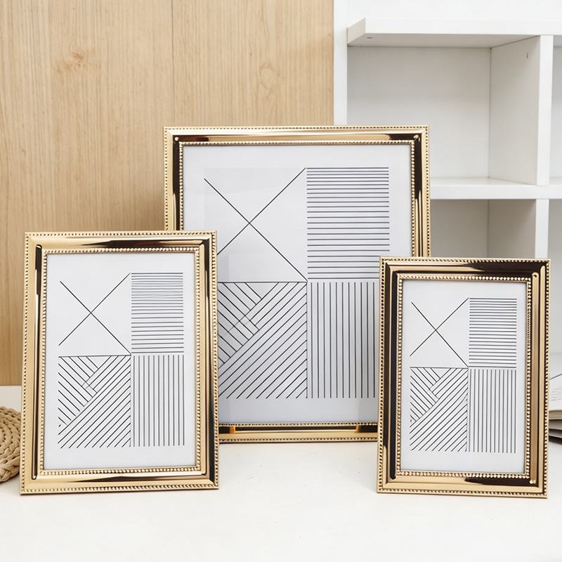 2026 Gold Simple Metal Photo Frame Display Stand European Style Light Luxury Model Room Display Stand Metal Photo Frame Factory Wholesale 2026 Gold Simple Metal Photo Frame Display Stand European Style Light Luxury Model Room Display Stand Metal Photo Frame Factory Wholesale