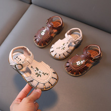 女童刺绣凉鞋国风2023年夏季新款包头时尚软底韩版软底小童宝宝鞋