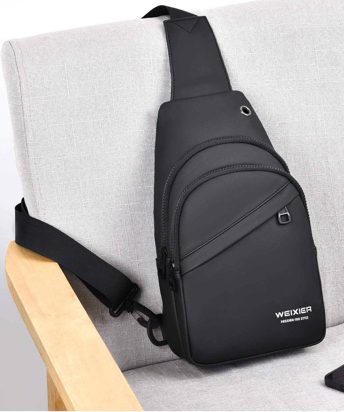 Men's Chest Bag With Usb Charging Large Capacity Shoulder Pack_voghion.com