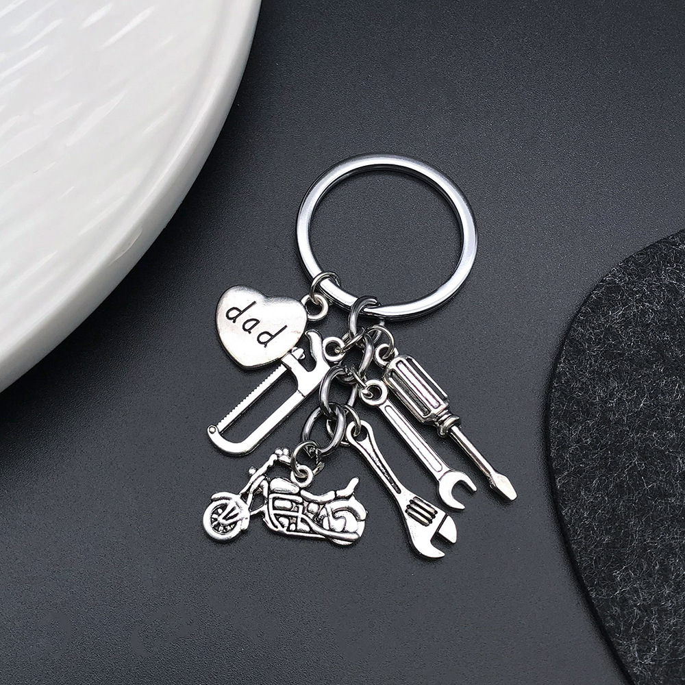 국경 간 대외 무역 보석 고대 실버 사랑 도구 드라이버는 렌치 오토바이 키 체인 보석 펜던트를 보았다