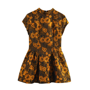 �W��Ů�b���Q���l�͹��Ứ¶���B��ȹС���I�������������ȹ