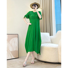 一件代发新款三宅高端拼接流苏裙女夏长款褶皱绿色气质短袖连衣裙