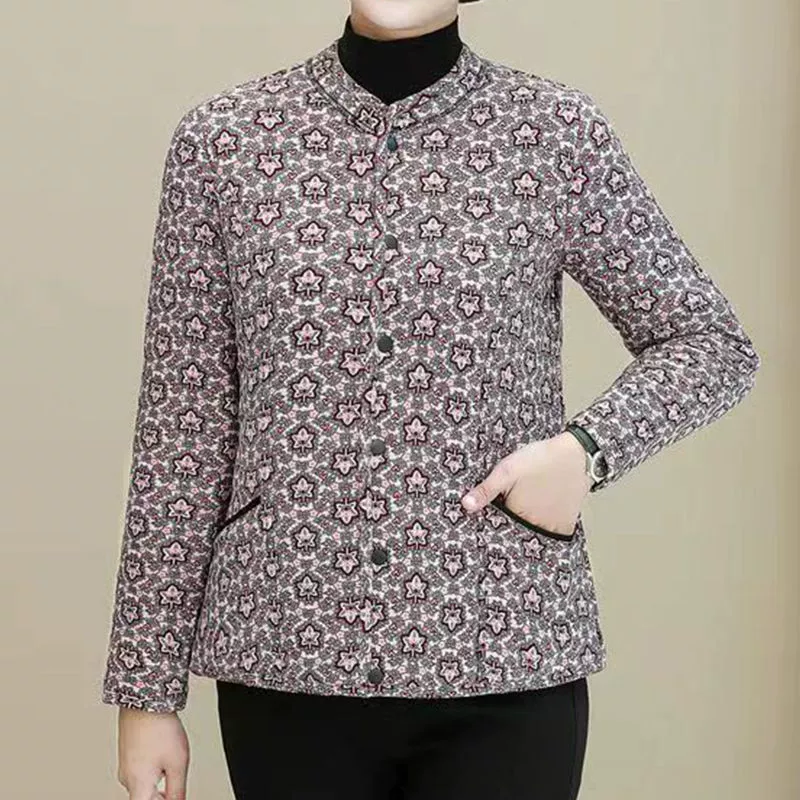 Зимняя плюшевая толстая хлопчатобумажная куртка для женщин, носящая от 50 до 60 лет