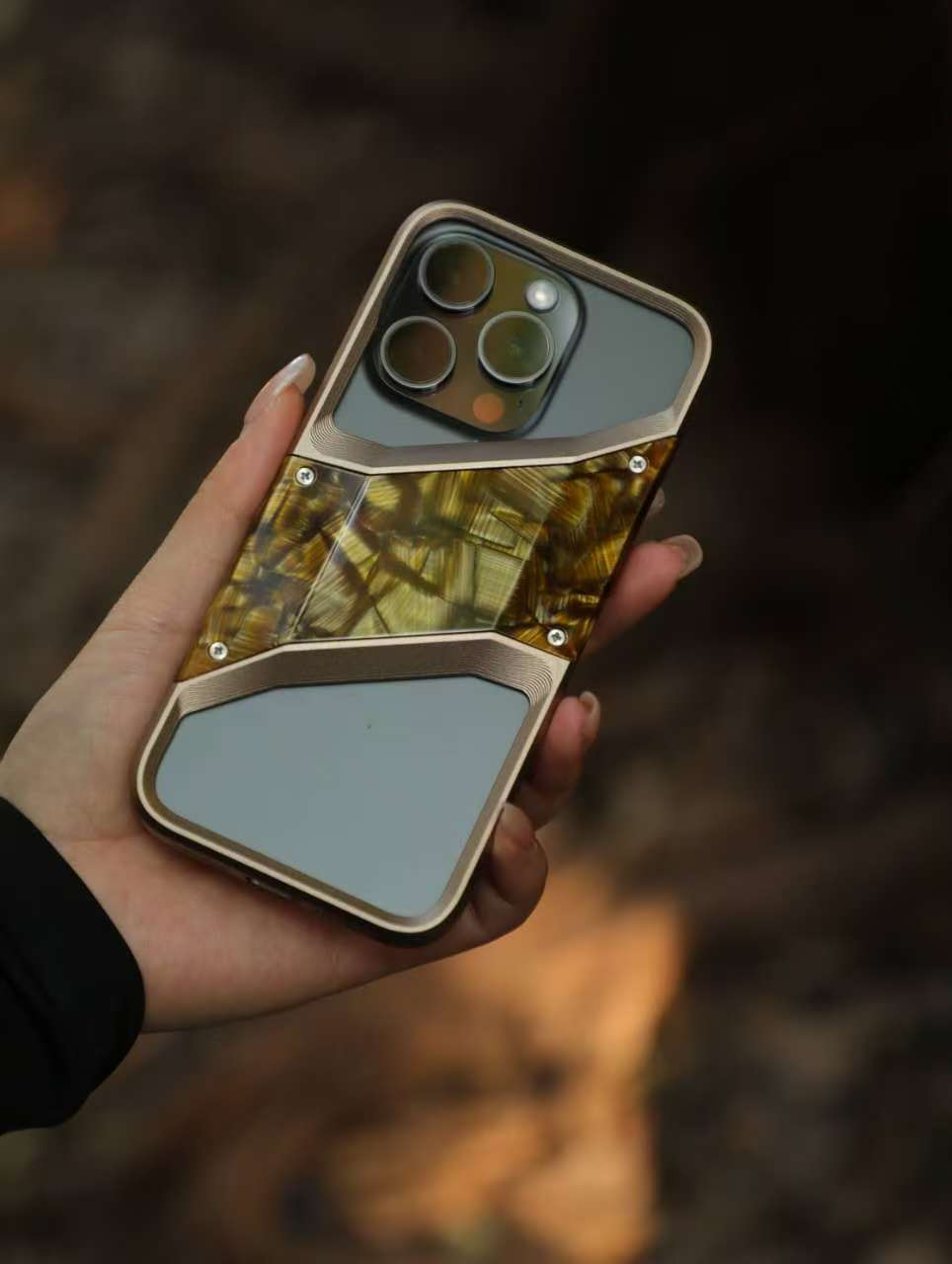 Ốp lưng iPhone 16 Pro Max hợp kim nhôm chống rơi, viền dày bảo vệ toàn diện — Hợp kim nhôm M12 + miếng cao su thân thiện với môi trường [vàng] chi tiết 1