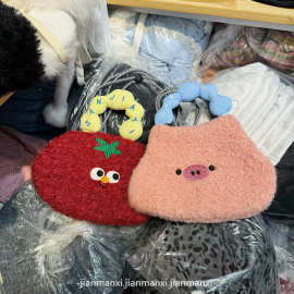 2024冬毛绒可爱卡通手机包女小斜挎包收纳包零钱包便携手提化妆包