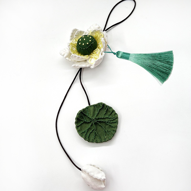 Hecho a mano DIY patchwork colgante Lu Bordado Lotus joyería hanfu accesorios periféricos Flor de tela Decoración
