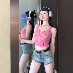 ピンクの小さいキャミソールの女性の夏の外はコンサートを着てドーパミンの内を着て副乳のタイ式の甘辛い上着を遮ります。