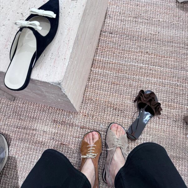 Fashionable belt open toe flat