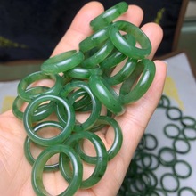 廠家批發和田碧玉戒指指環 陽綠色 細膩 帶黑點 男女文玩戒飾玉質
