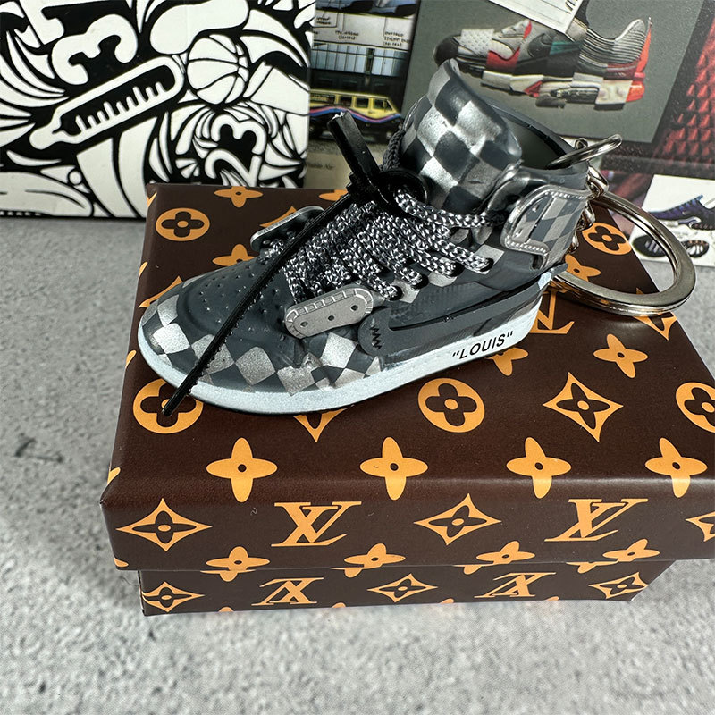 107.ow black and gray plaid + box