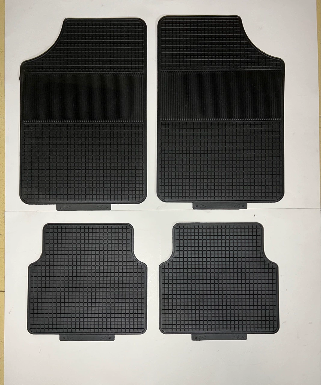 Водонепроницаемые и нескользящие всесезонные автомобильные коврики из ПВХ/ТПР/ТПЭ, прямые полосы и квадраты, комплект из четырех штук, легко моются и износостойкие.