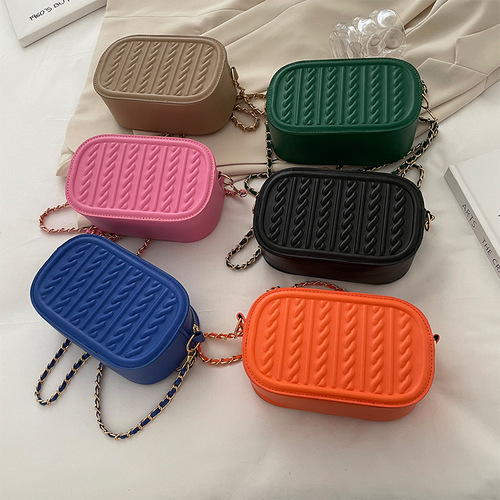 Wholesale 2024 summer new style fashion chain women's shoulder bag high-end embossed crossbody bag versatile portable small square bag