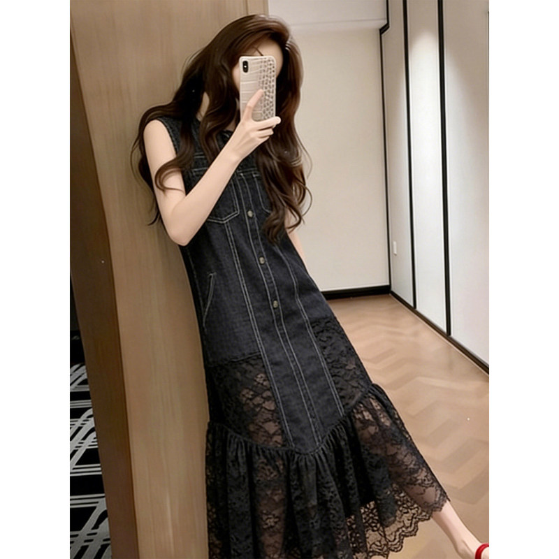 Early Summer French Elegant Style High-End Lace Patchwork Denim Mid-Length Dress for Petite Figures with Single-Breasted Lapel