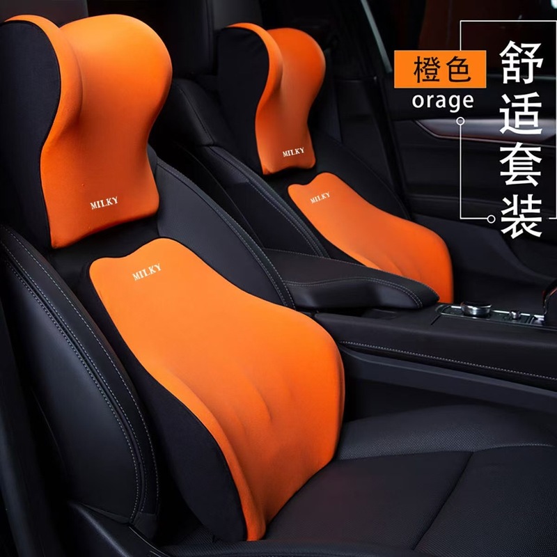 車のヘッドレストラテックスの首の枕を保護します。車の背もたれの車内のシートの運転枕の頭は首の枕の車の腰のクッションに寄りかかっています。|undefined