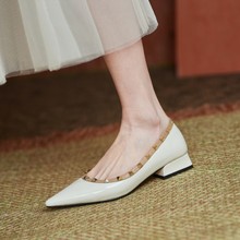 春秋法式復古風尖頭鉚釘淺口單鞋PQ5-7D粗跟漆皮仙女風低跟平底鞋