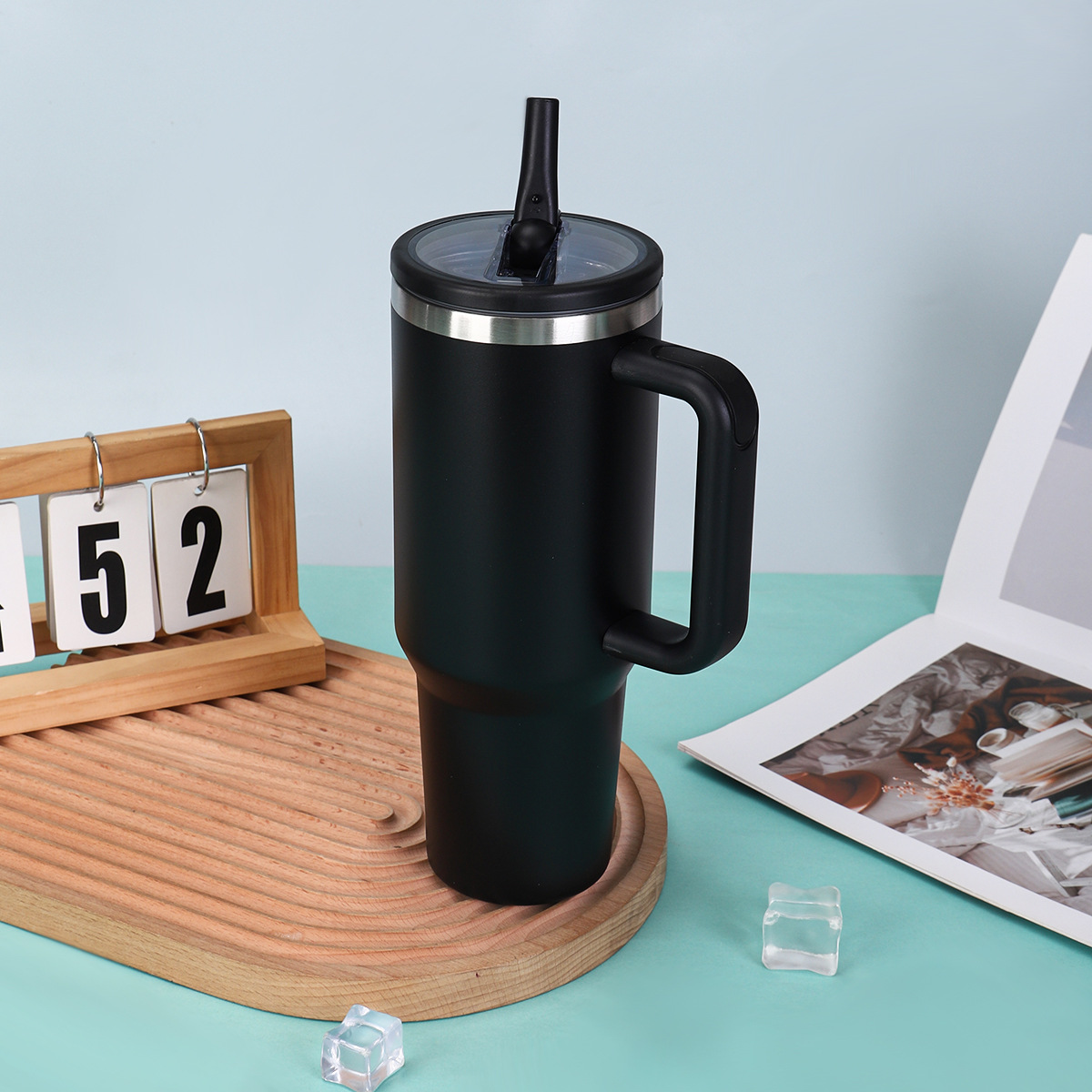 Double-walled Vacuum Insulated Straw Cup 40oz Large Capacity_voghion.com
