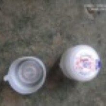 ����ˮͰ�������w��һ���԰�ɫ�N�ϸ��C��Ͱ�w�Ӽ�Ͱ�bˮ