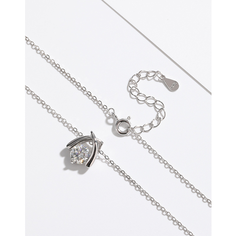 80 puntos moissanite collar de las mujeres 925 plata esterlina diseño nicho Cruz solo diamante colgante 2023 nueva cadena la clavícula