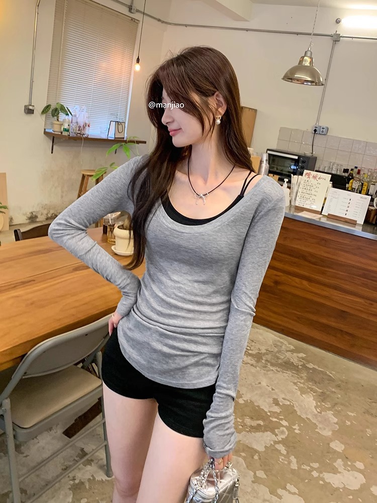 テンセル肌に優しい白ローラウンドネックボトリングシャツ純粋な欲望ホットガール長袖Tシャツレディース秋新作スリムインナートップ