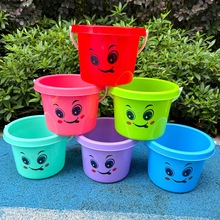 沙滩桶塑料小桶儿童挖沙戏水幼儿园玩具笑脸水桶海边热卖赶海工具