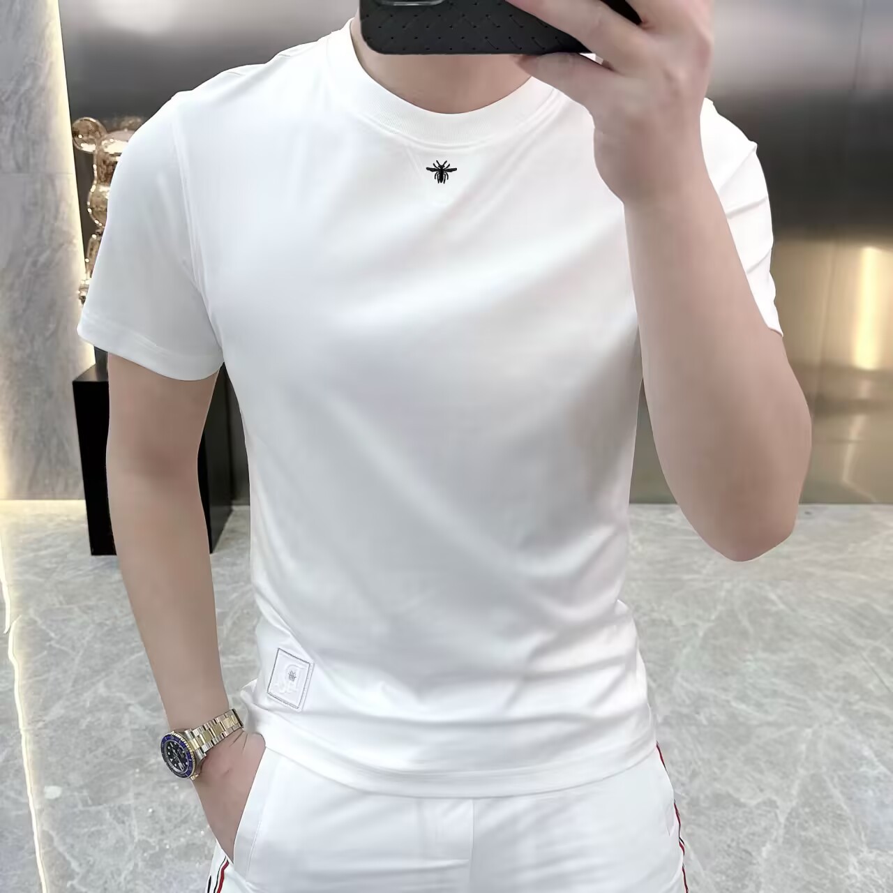 Fashionable universal short sleeve T-shirt with a round collar for…