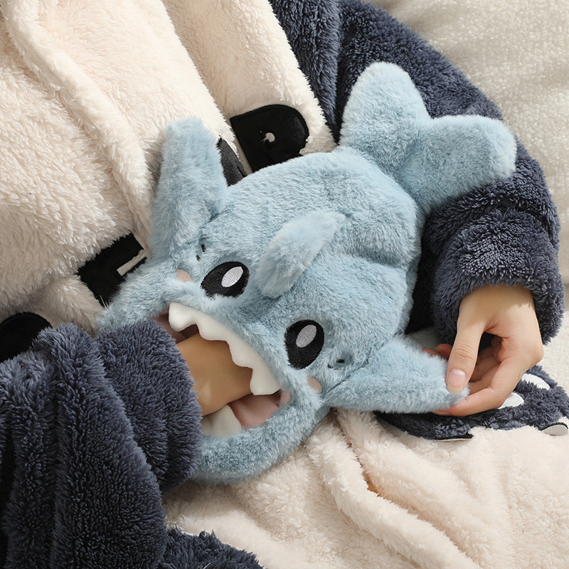 新しいかわいいアニメのぬいぐるみが手に入れた注水湯たんぽ卸売りは防爆pvc湯たんぽを厚くして分解して洗うことができる|undefined
