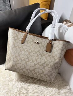 Capacious classic shopping bag, one-shoulder bag