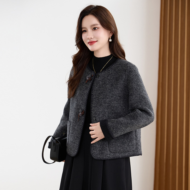 Women's short double-faced cashmere coat, 2026 autumn/winter new style, round neck, double-faced wool coat, loose fit.