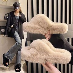 小柄な厚い底の毛のスリッパの女性は秋冬の新型のクロスベルトの高級感があります。