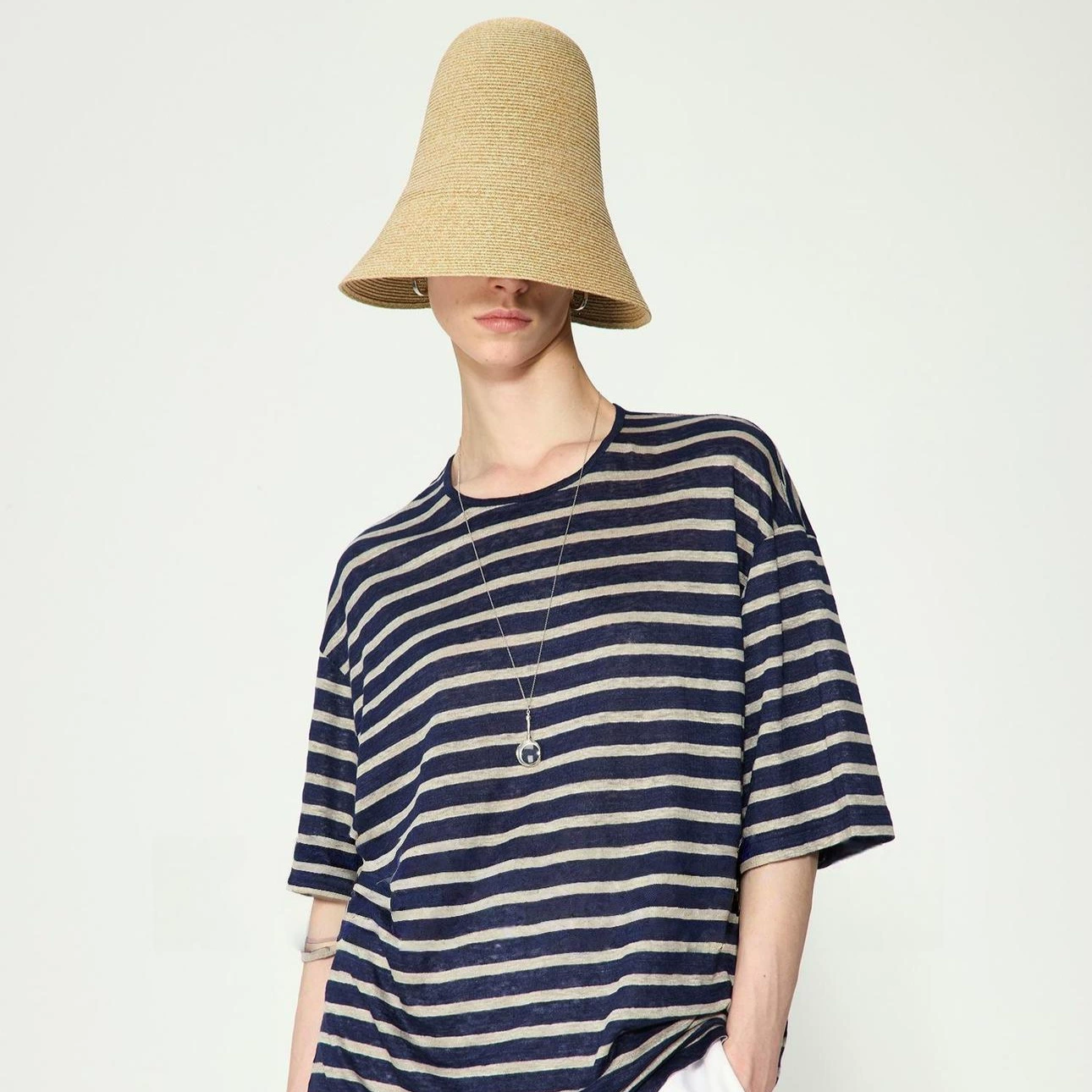 Свободная повседневная рубашка с короткими рукавами в модном стиле ROW, импортная легкая льняная полосатая пряжа, спущенные плечи и разрез по подолу.