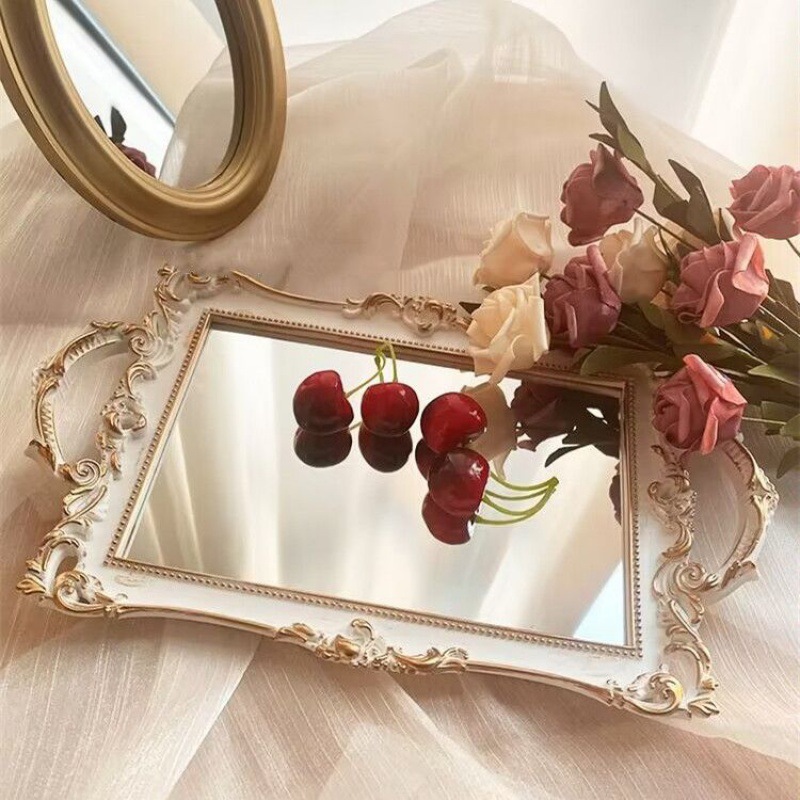 흰색 사각형 거울