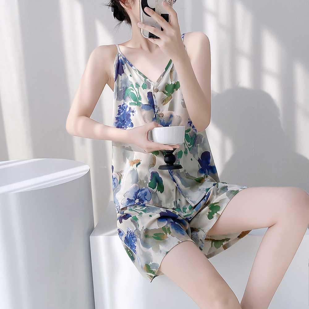 나비 연한 흰색