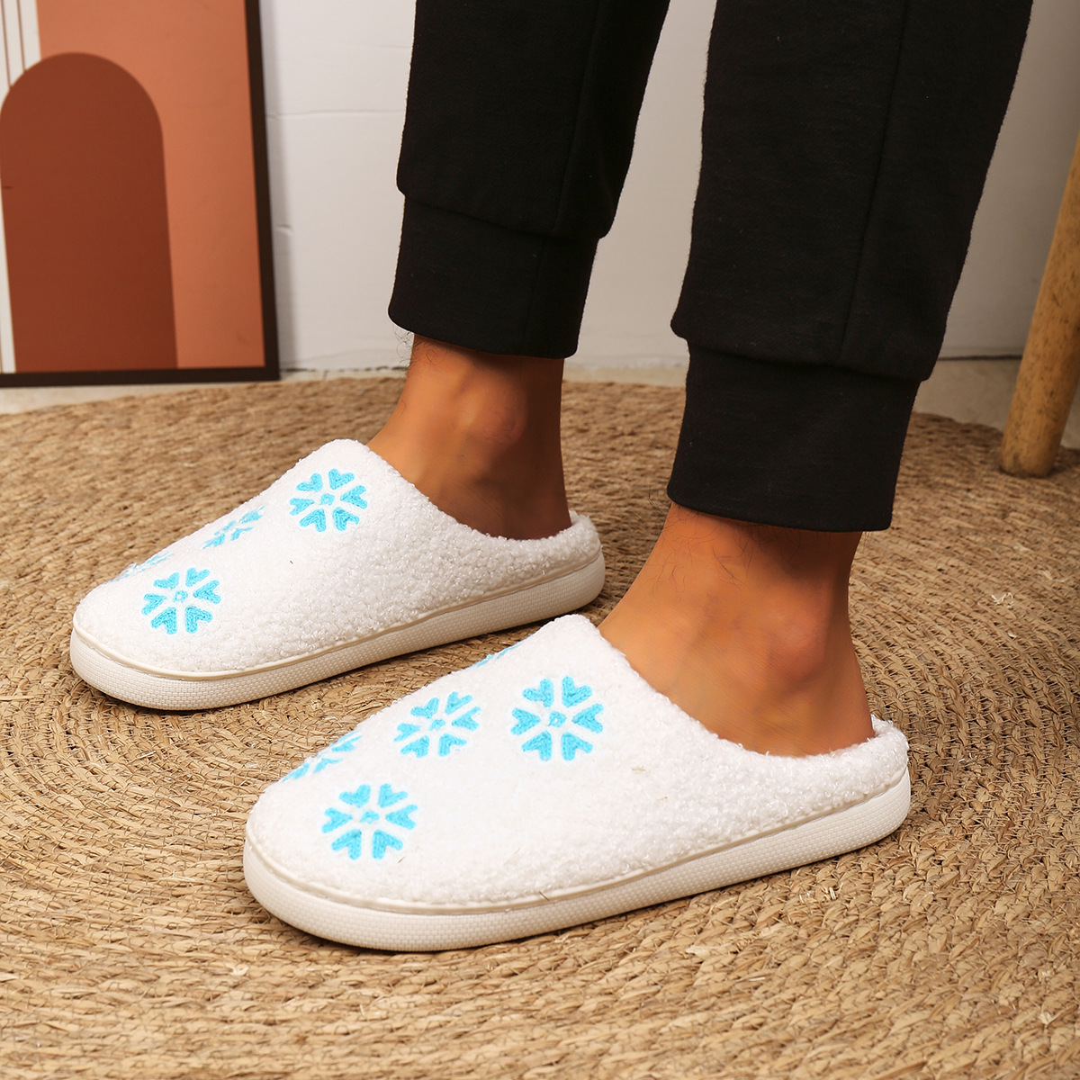 Cross border Christmas element cotton slippers for women autumn and winter simple home indoor soft bottom silent warm plus velvet floor slippers_voghion.com