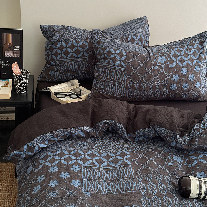 Class A puff gauze four-piece bedding set, duvet cover, bed sheet, three-piece dormitory bed set, personalized retro European style Class A puff gauze four-piece bedding set, duvet cover, bed sheet, three-piece dormitory bed set, personalized retro European style