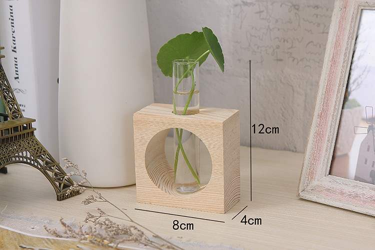 둥근 구멍 사각형 모델 + 꽃병 1개 [식물 제외]