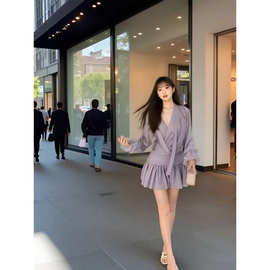 纯欲性感V领飘带长袖连衣裙女秋季设计感收腰显瘦小个子a字短裙子