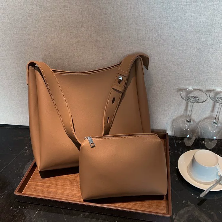 Shoulder bag, retro capacious one-shoulder bag, (Cross-border trading)
