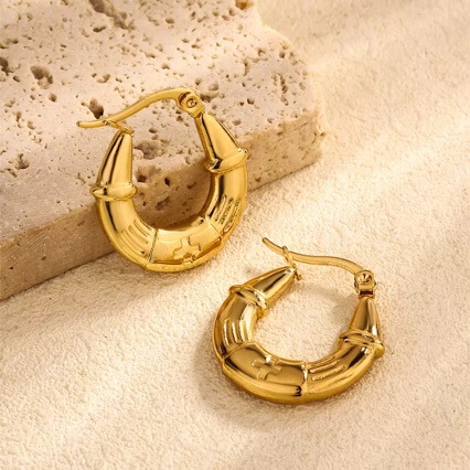 ヨーロッパとアメリカのステンレス鋼メッキ 18 k ゴールドフレンチ光沢のある油圧イヤリングファッショナブルで多用途な幾何学的なチタン鋼フープイヤリング女性用|undefined