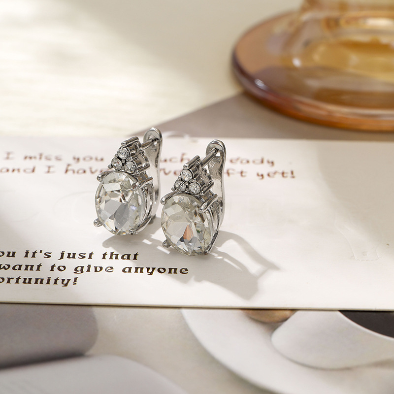 Europa y los Estados Unidos lujo ligero alto sentido huevo incrustado zircon temperamento pendientes de nicho transfronterizos diseño de orejas de orejas de mujer joyas de orejas