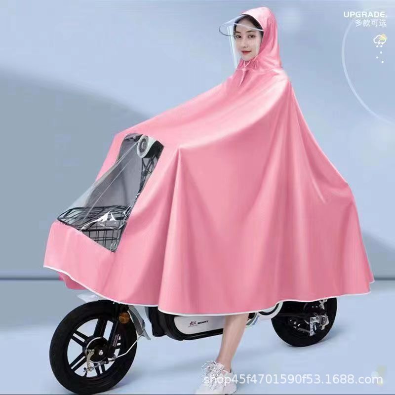 新型の電気自動車のレインコートは一人で全身の豪雨を防ぎます。|undefined