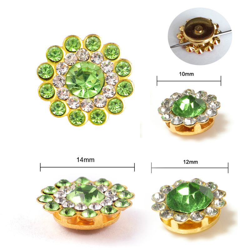 太陽の花の爪のドリルのガラスの花の形の水のドリルは手を縫って丸い花の皿をドリルします。|undefined
