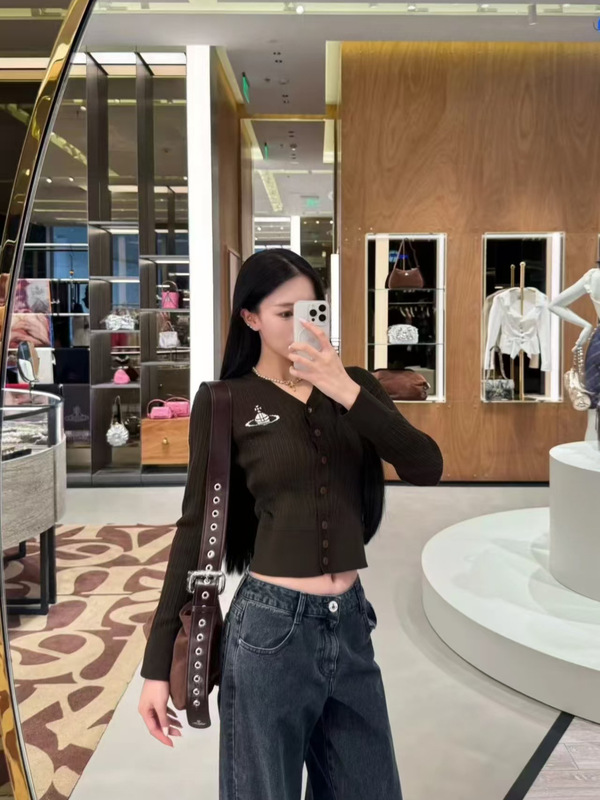 高品质~2025早秋新款土星针织开衫V领纽扣长袖刺绣短款百搭女装|undefined