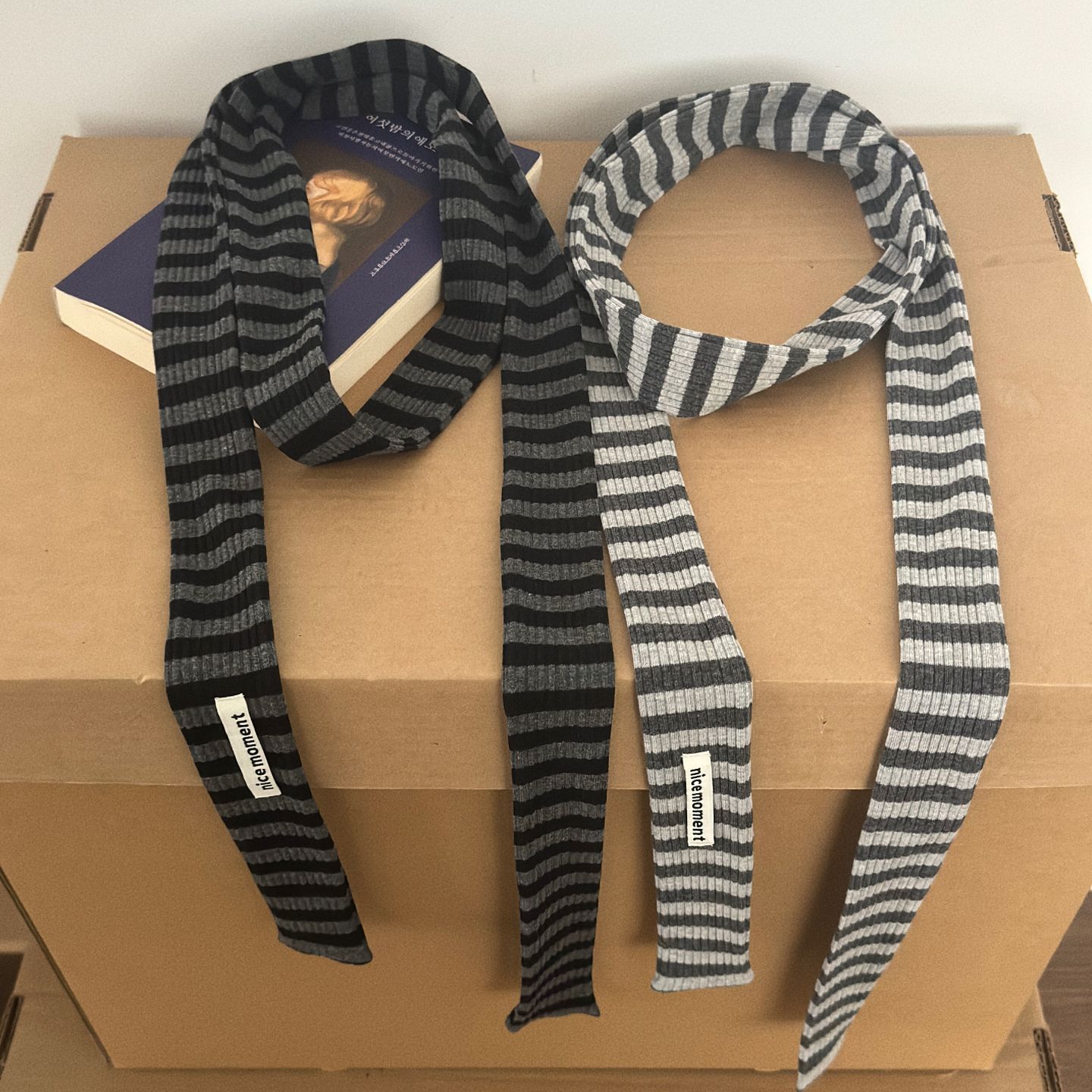 Korean-style striped slim scarf, fashionable decorative small scarf, versatile for all seasons, stylish and trendy, ins neck warmer neck scarf