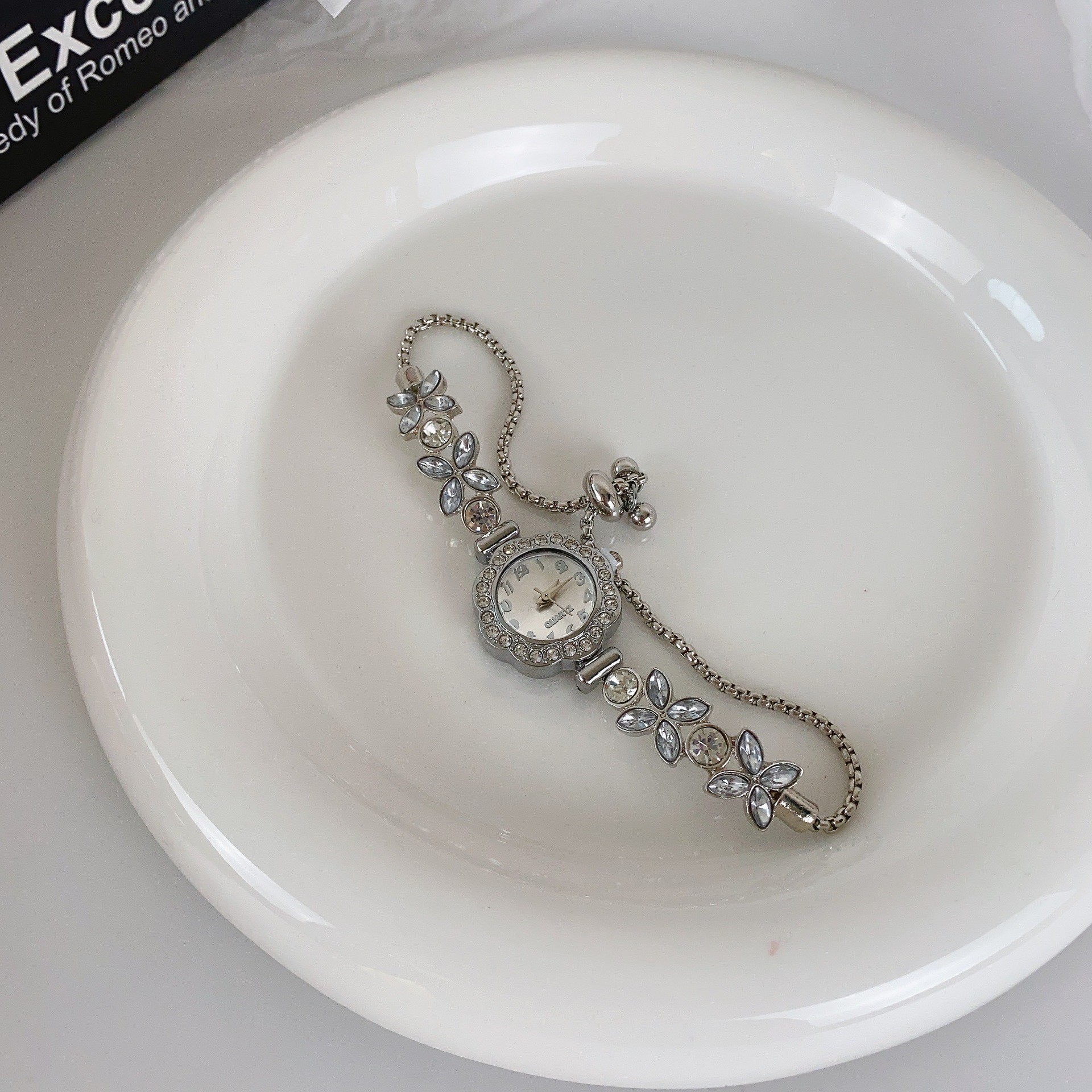 White flower watch s1253a