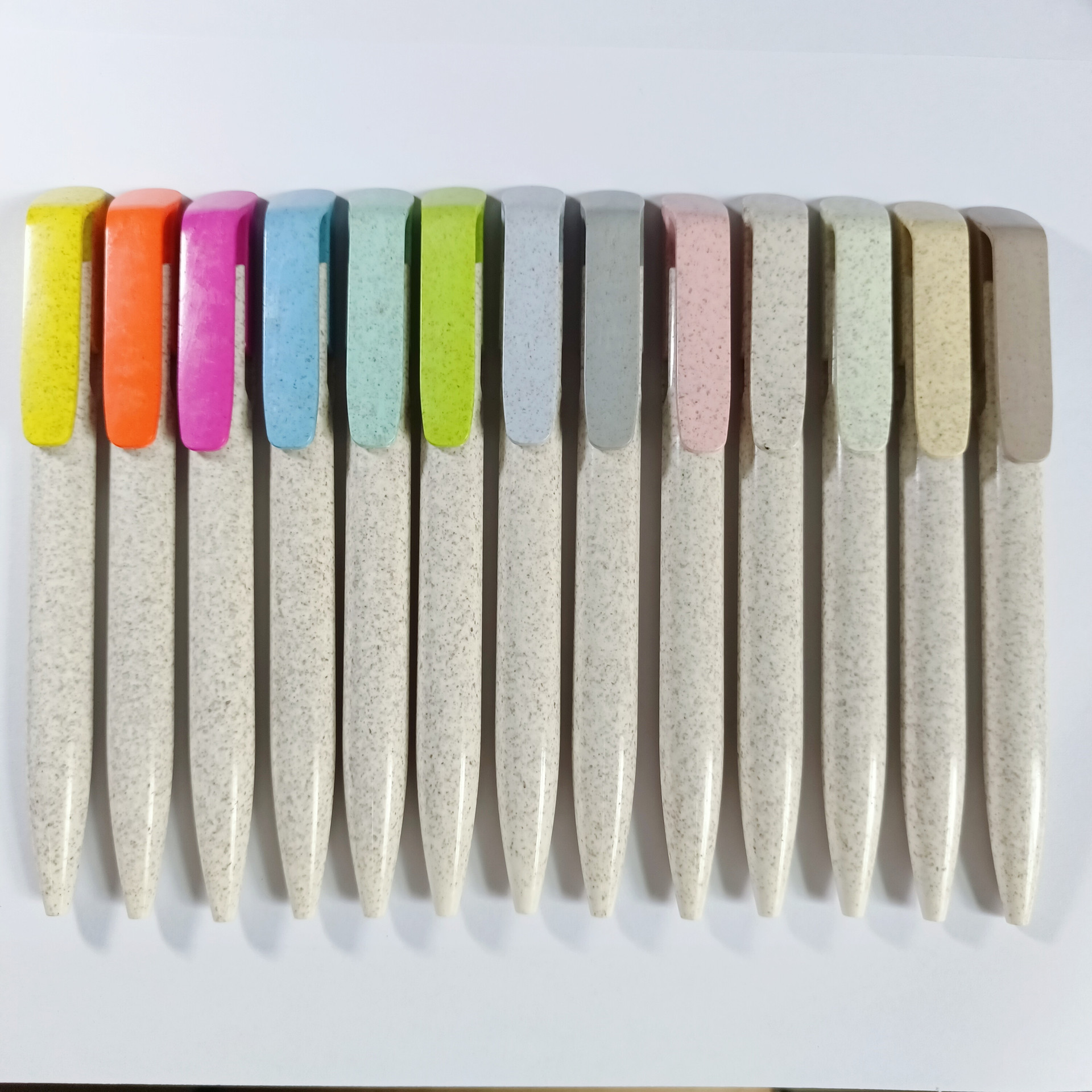 Suministro nuevo color a juego protección del medio ambiente paja de trigo material bolígrafo regalo de publicidad Comercio exterior pluma impresión al por mayor logotipo