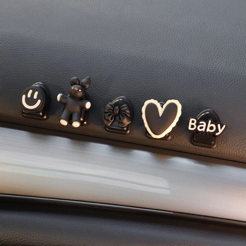 Gancho de automóvil lindo oso de carbón asiento de automóvil trasero enganche tipo pegado para automóvil interior pequeño gancho delantero