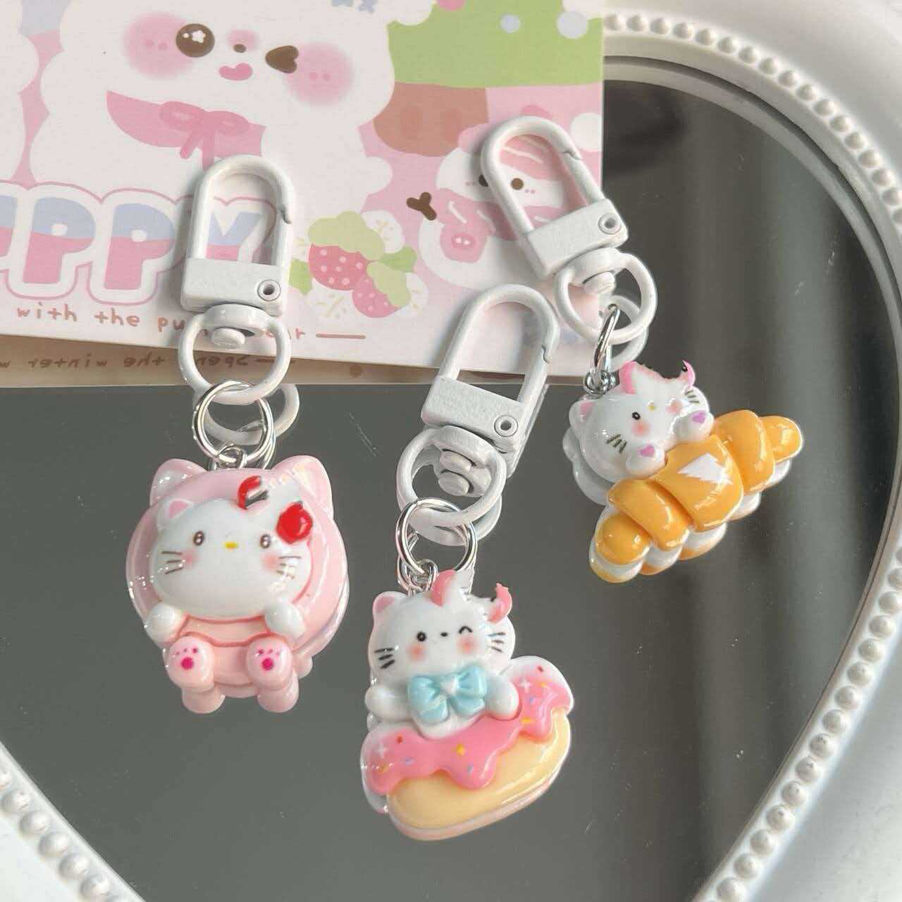 Cute Bread Cat White Keychain Ins Girl Heart Cartoon Pendant Couple Best Friend Gift Key Hanging Ornaments