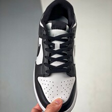 �؃r����Ь�߰汾Dunk Low�ڰ���؈��Ů���e��Ь͸�ⲻ���_�\��Ь