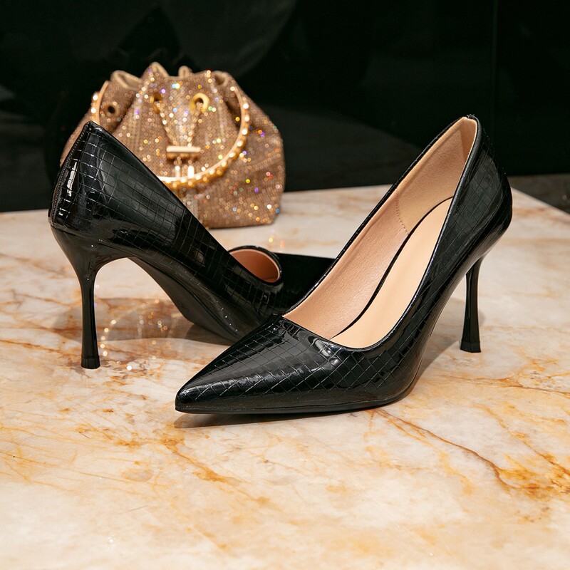 Women's Black Crocodile-Patterned Patent Leather Pointed-Toe High-Heeled Shoes—Thin Heel Style, Suitable for Workplace, Parties, and Formal Occasions Women's Black Crocodile-Patterned Patent Leather Pointed-Toe High-Heeled Shoes—Thin Heel Style, Suitable for Workplace, Parties, and Formal Occasions