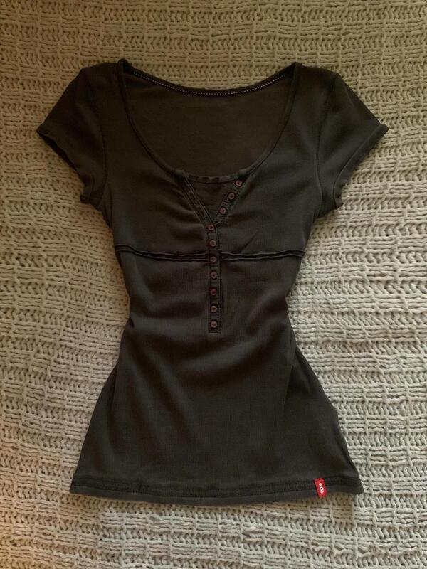 American-Style Y2K Retro Millennium Hot Girl Vintage Casual Slim-Fit Waist-Cinching Faux Two-Piece T-Shirt for Women Summer Top American-Style Y2K Retro Millennium Hot Girl Vintage Casual Slim-Fit Waist-Cinching Faux Two-Piece T-Shirt for Women Summer Top